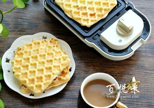 華夫餅別只做甜的了，加點香蔥和肉松，又香又軟好吃極了